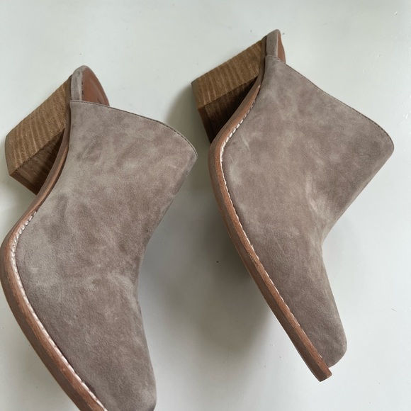 Jeffrey Campbell Mules slides Favela-2 beige 8.5 block heel pointy toe Worn Once - Picture 7 of 9